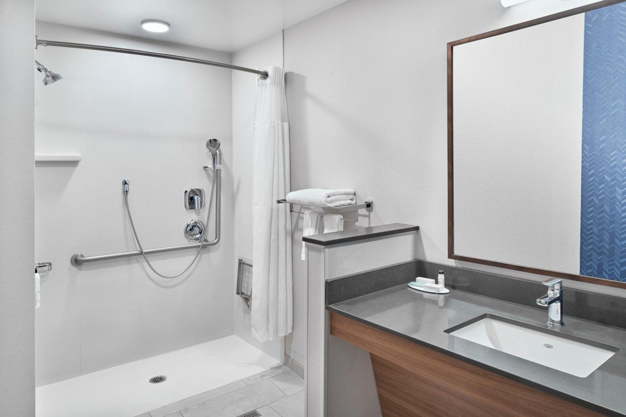 Hotel Fairfield & By Marriott
