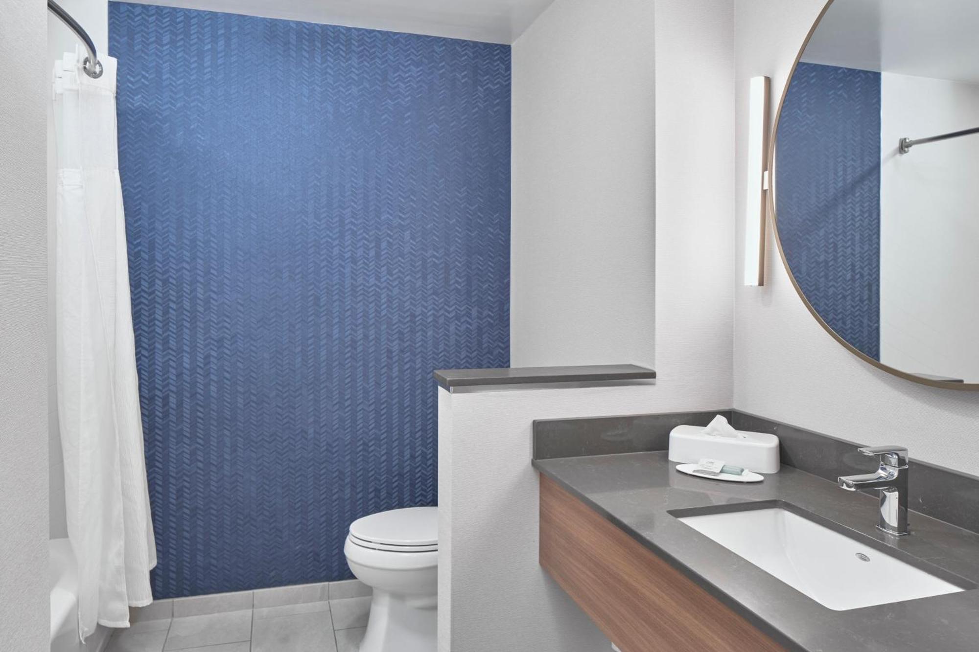 Fairfield & By Marriott 3*